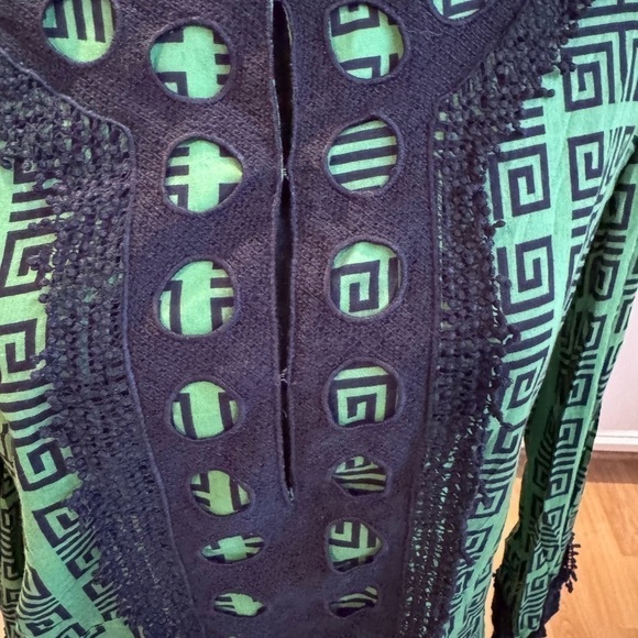 TORY BURCH Dorelia Tunic Top Green Navy Blue Crochet V Neck Size 8 VGUC - Picture 3 of 5